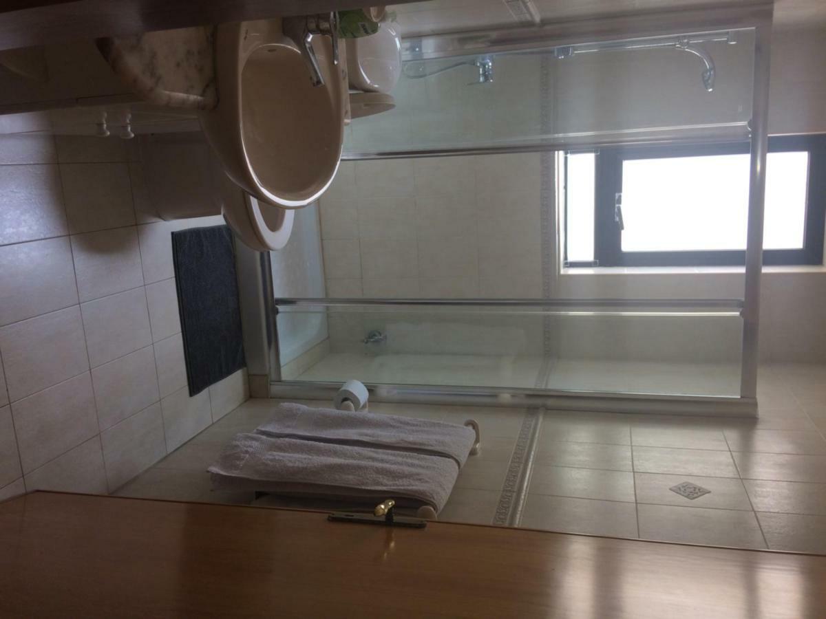 Beautiful Seaview Apartments Сейнт Полс Бей Екстериор снимка