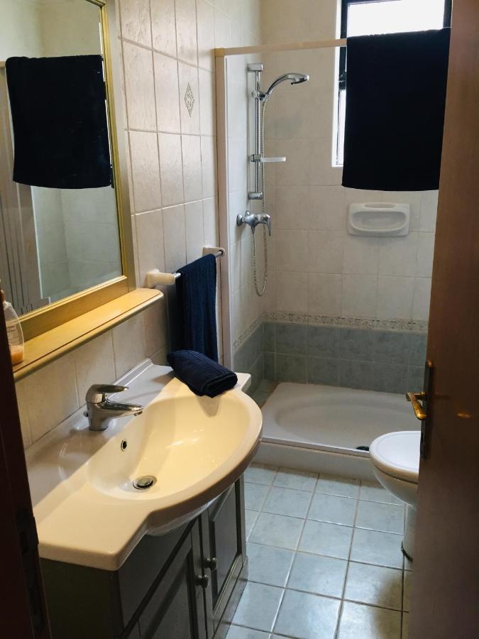 Beautiful Seaview Apartments Сейнт Полс Бей Екстериор снимка