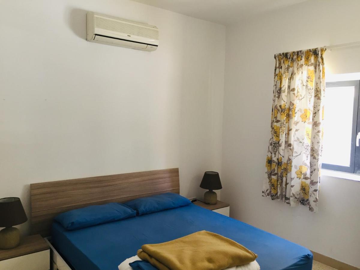 Beautiful Seaview Apartments Сейнт Полс Бей Екстериор снимка